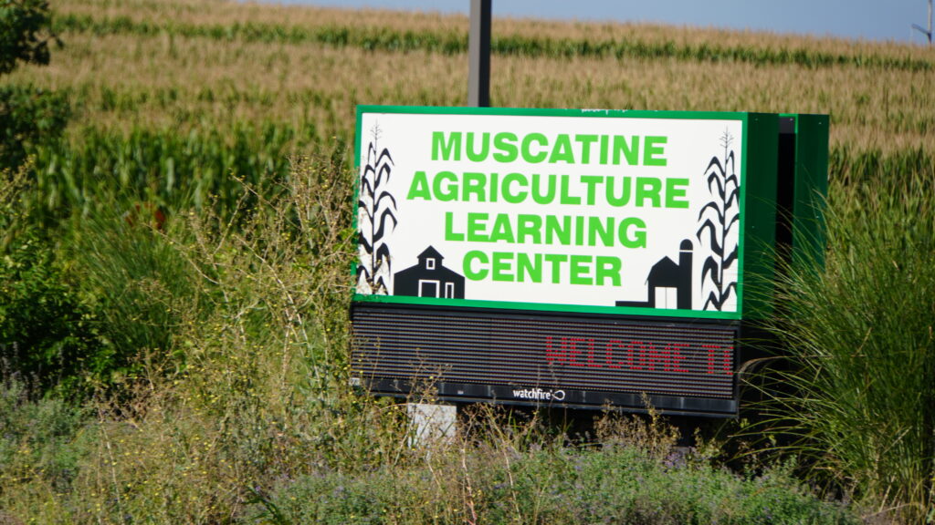 https://mhs.muscatine.k12.ia.us/home/parents-students/muscatine-agriculture-learning-center/ 
